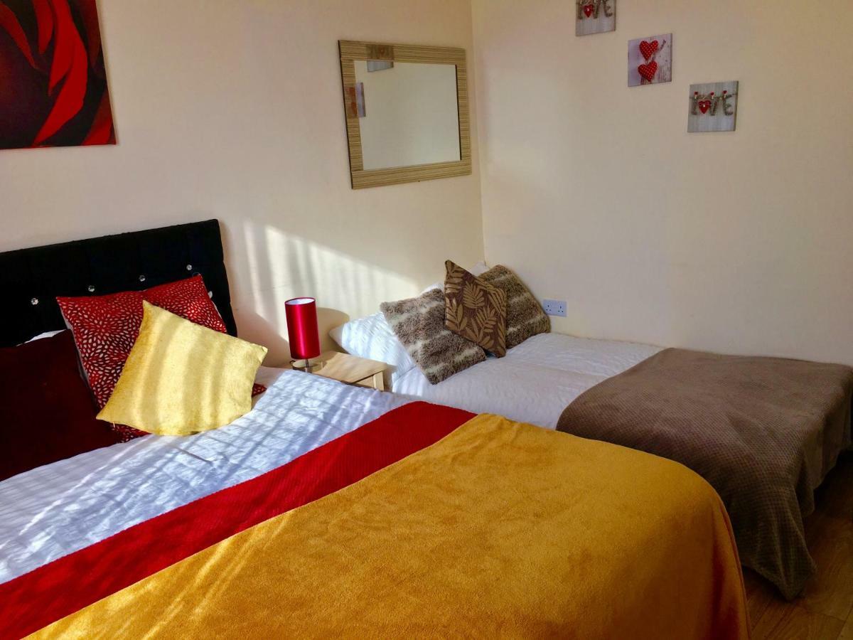 Studio Apartment, Private Bathroom And Parking イルフォード エクステリア 写真